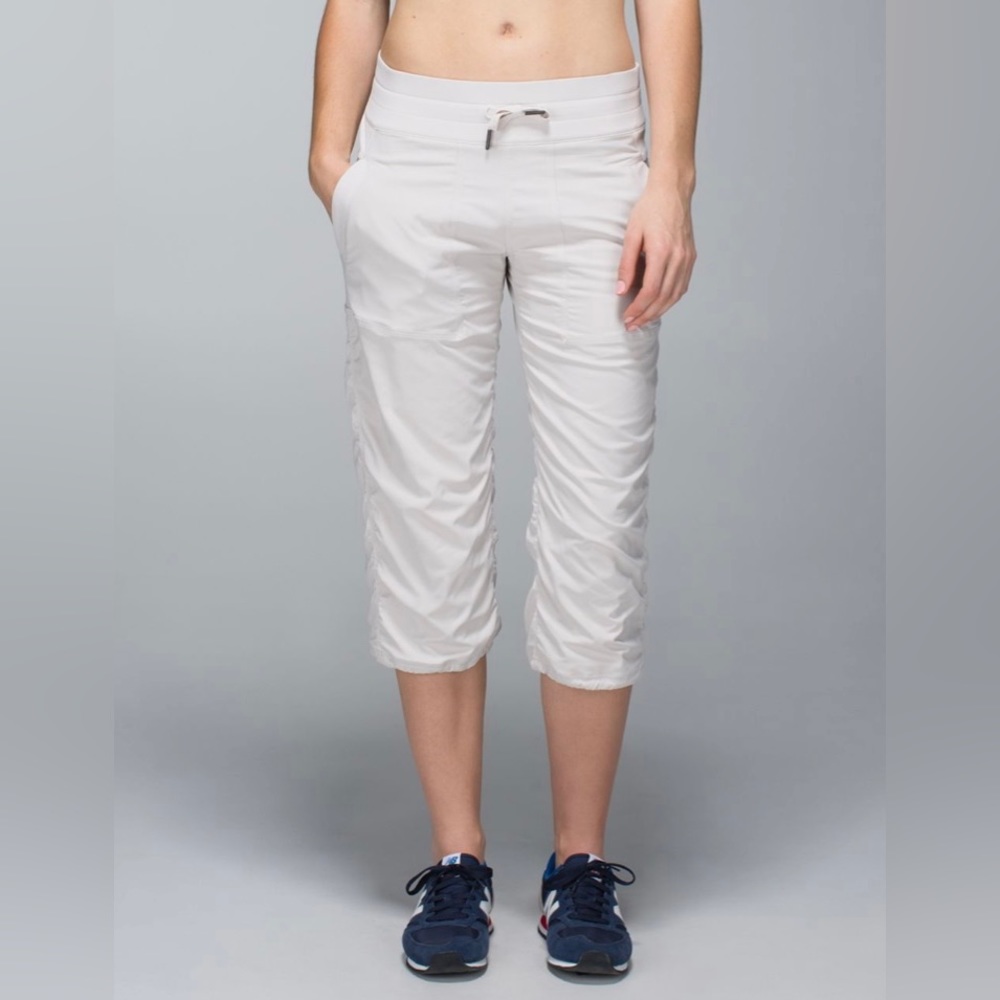 Lululemon NWT Dance Studio Crop *Lined Size 10, Dune